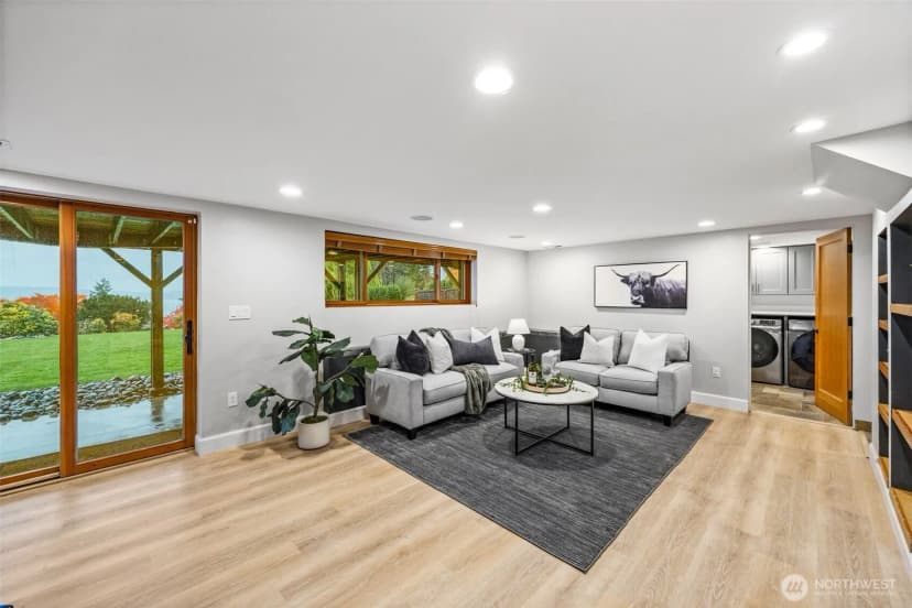 Property photo for 1224 S Sunset Drive, Tacoma photo 32
