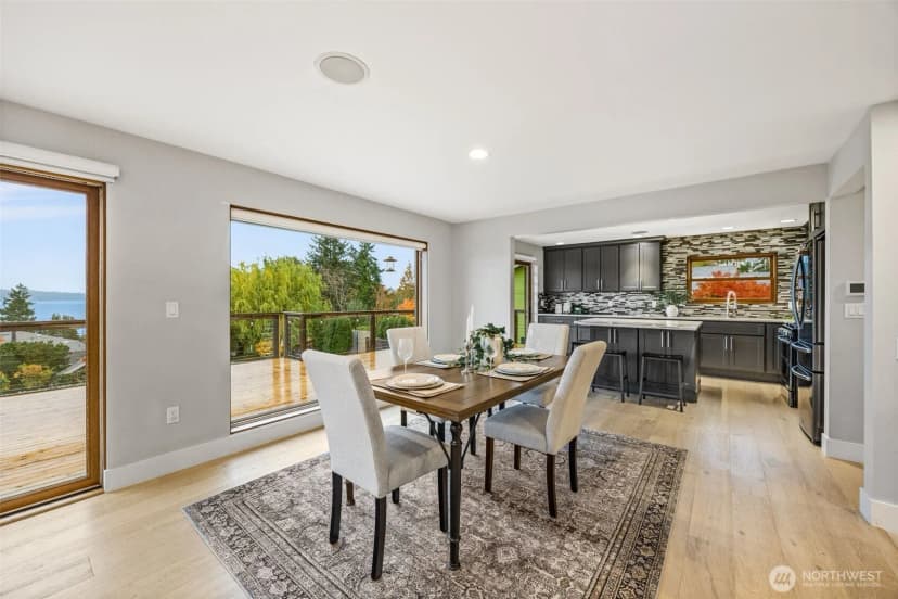 Property photo for 1224 S Sunset Drive, Tacoma photo 9