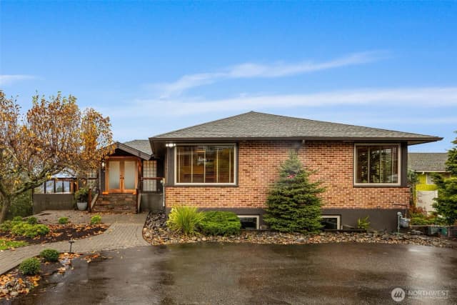 Property photo for 1224 S Sunset Drive, Tacoma photo 3