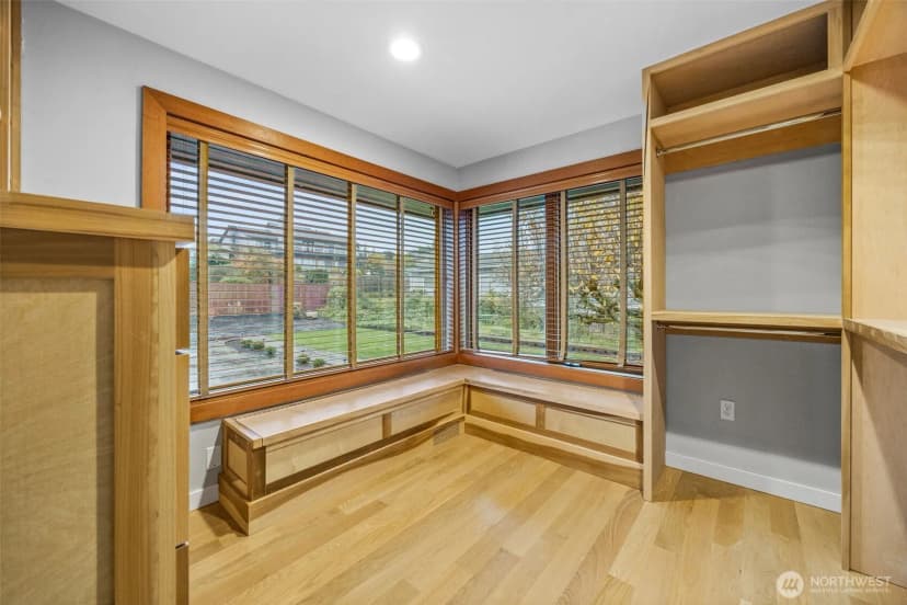Property photo for 1224 S Sunset Drive, Tacoma photo 18