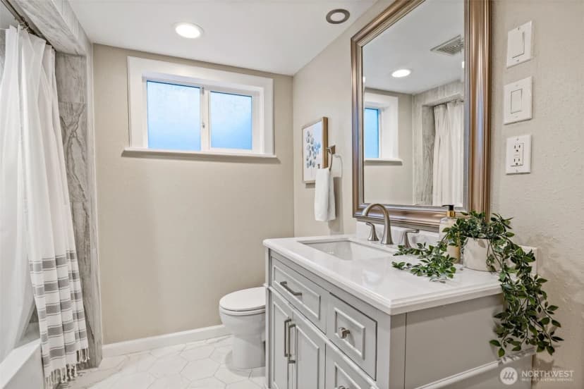 Property photo for 1224 S Sunset Drive, Tacoma photo 30