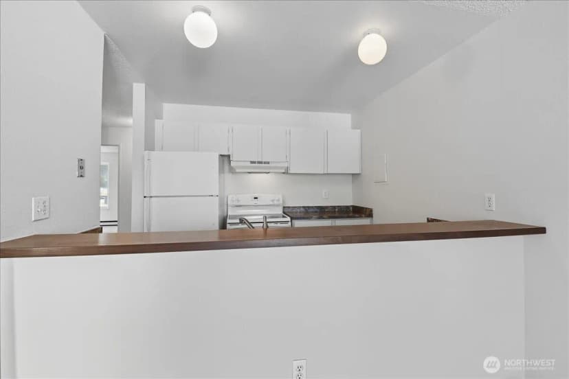 Property photo for 17431 Ambaum Boulevard S #b12, Seattle photo 8