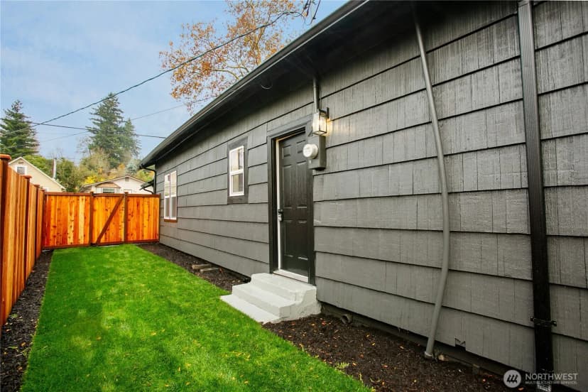 Property photo for 1122 Hewitt Avenue, Bremerton photo 22