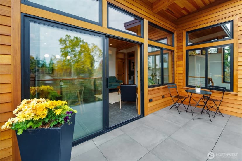 Property photo for 328 Ne 55th Street, Seattle photo 8