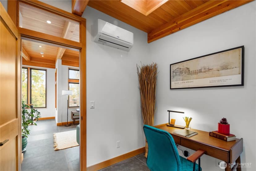Property photo for 328 Ne 55th Street, Seattle photo 12