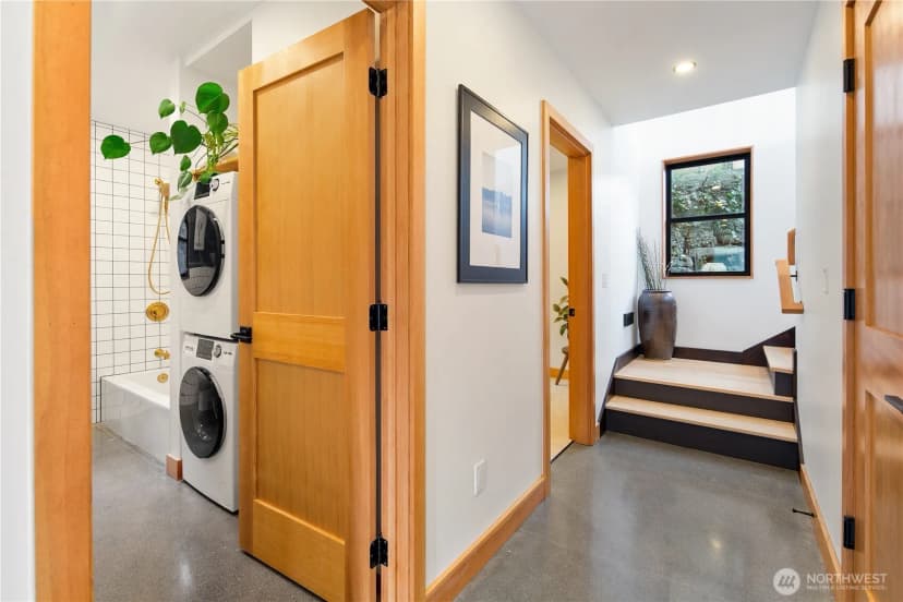 Property photo for 328 Ne 55th Street, Seattle photo 20