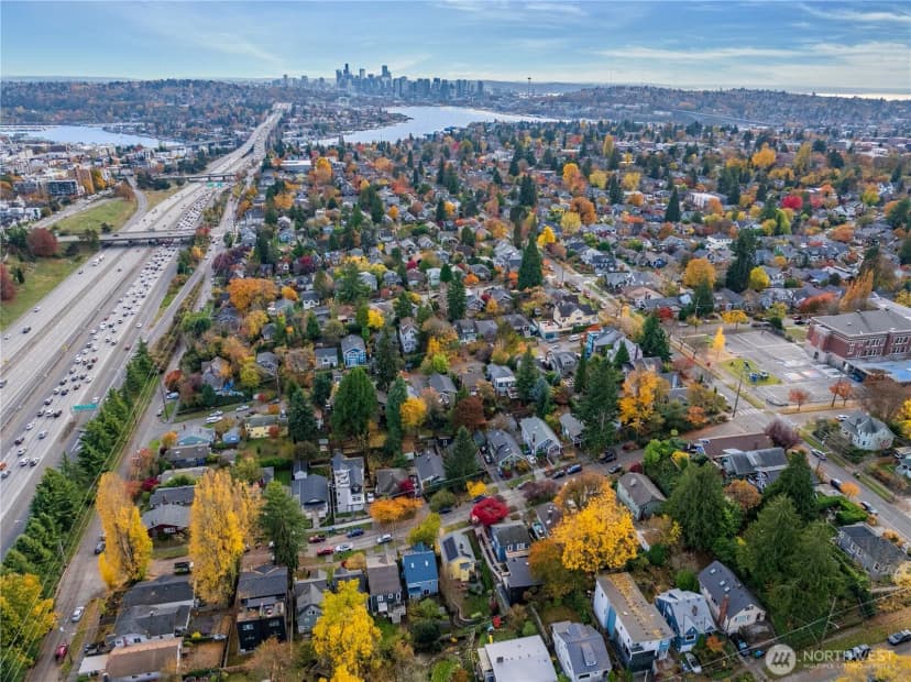 Property photo for 328 Ne 55th Street, Seattle photo 32