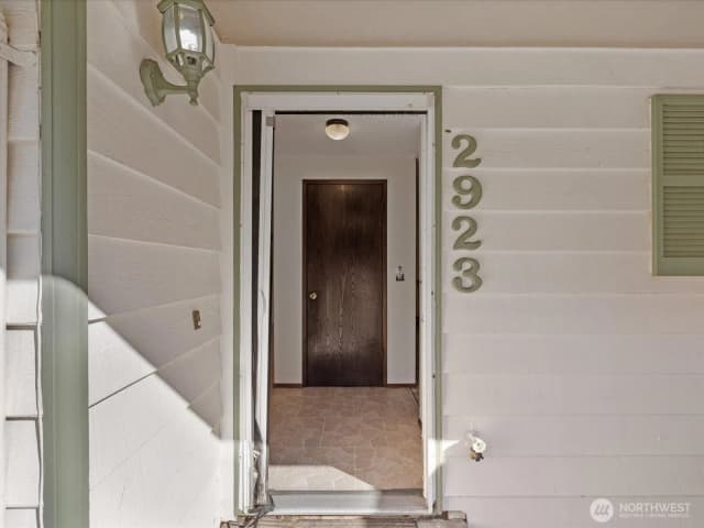 Property photo for 2923 Lakeview Way, Langley photo 3