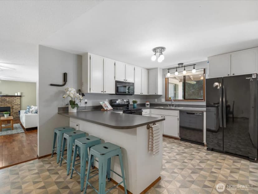 Property photo for 2923 Lakeview Way, Langley photo 6
