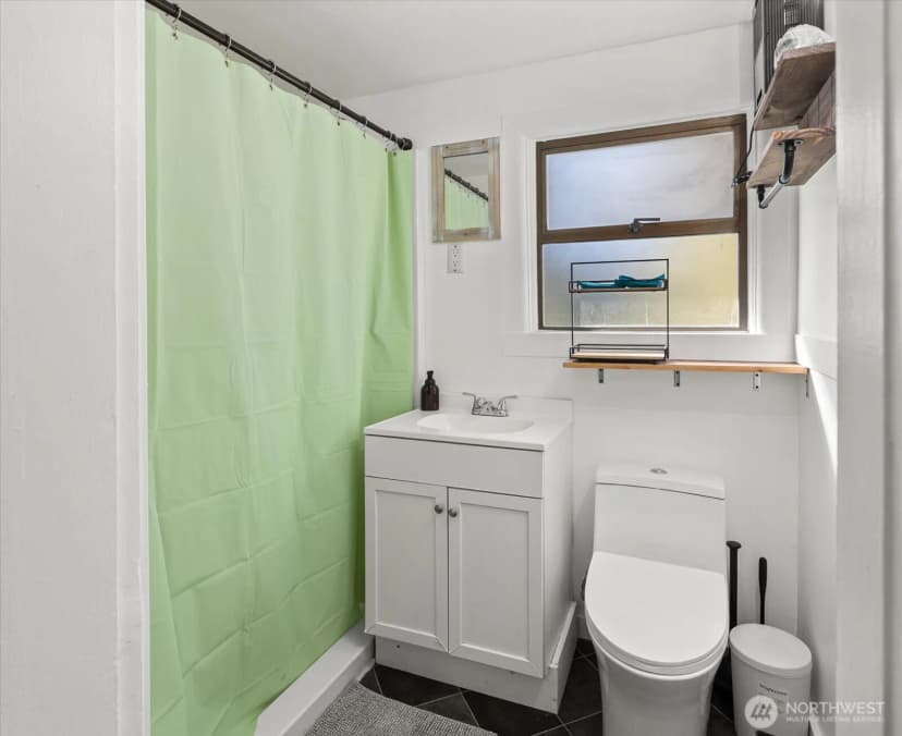 Property photo for 10019 Interlake Avenue N, Seattle photo 17