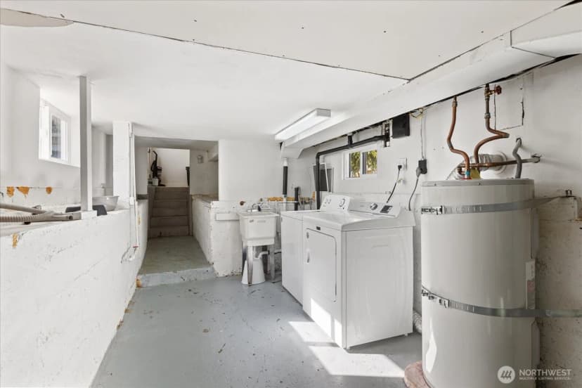 Property photo for 10019 Interlake Avenue N, Seattle photo 18