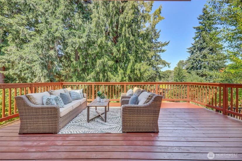 Property photo for 11103 5th Avenue Sw, Seattle photo 31