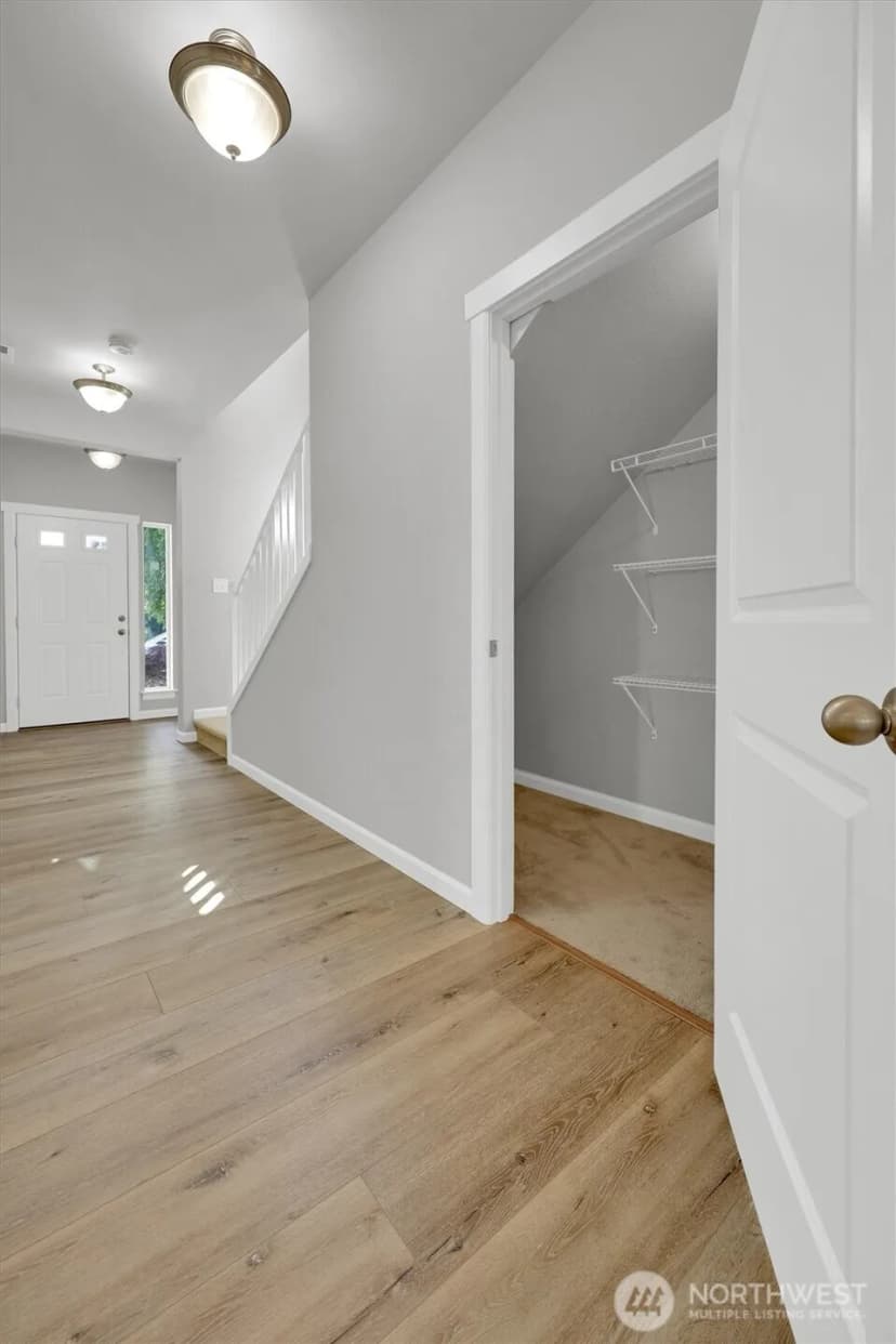 Property photo for 11103 5th Avenue Sw, Seattle photo 5