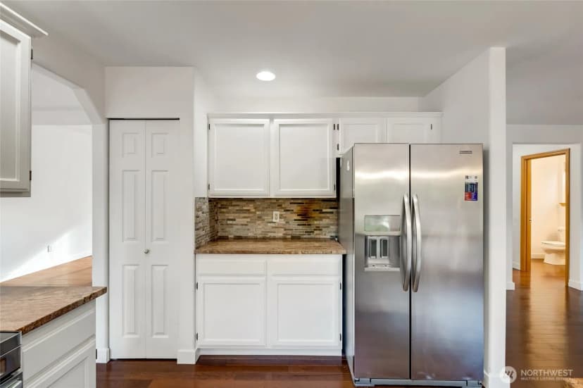 Property photo for 19315 76th Place Ne, Kenmore photo 10