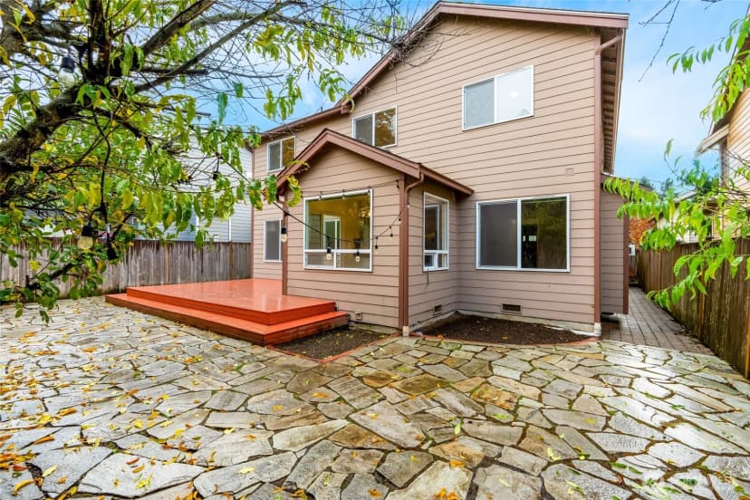 Property photo for 19315 76th Place Ne, Kenmore photo 19