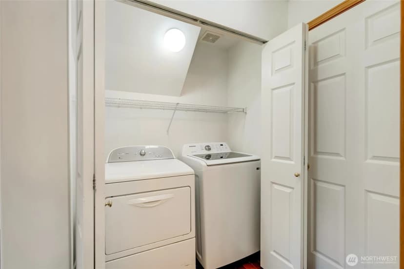 Property photo for 19315 76th Place Ne, Kenmore photo 12