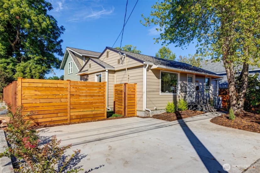 Property photo for 4512 S Dawson Street, Seattle photo 2