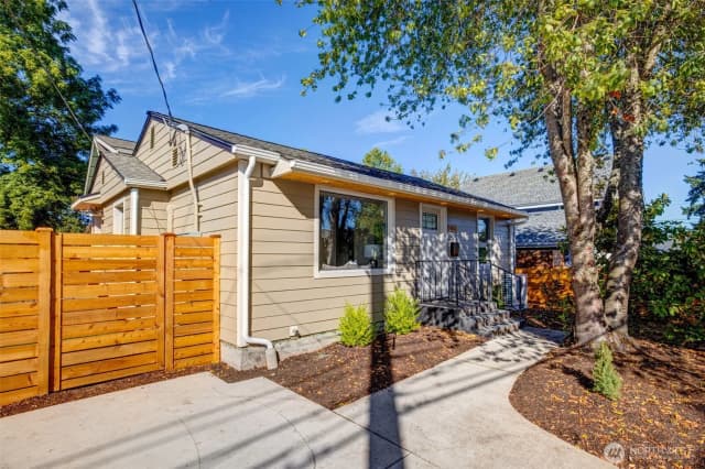 Property photo for 4512 S Dawson Street, Seattle photo 3