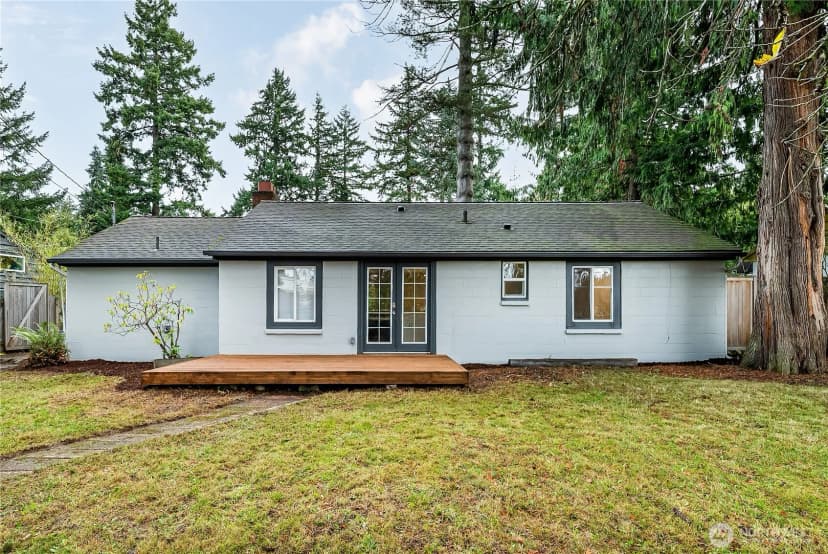 Property photo for 16167 Midvale Avenue N, Shoreline photo 29