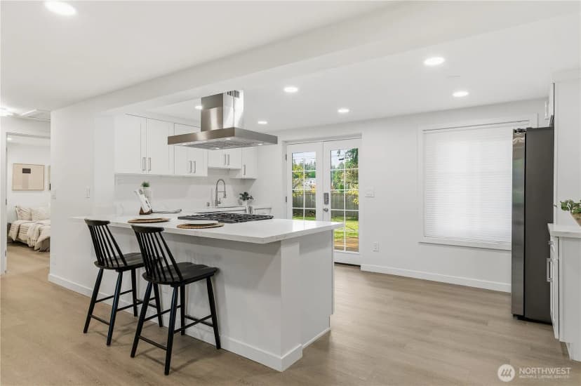 Property photo for 16167 Midvale Avenue N, Shoreline photo 8