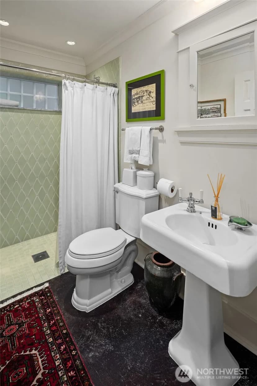 Property photo for 1229 9th Avenue W, Seattle photo 33