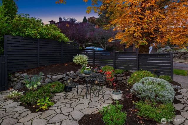 Property photo for 1229 9th Avenue W, Seattle photo 3