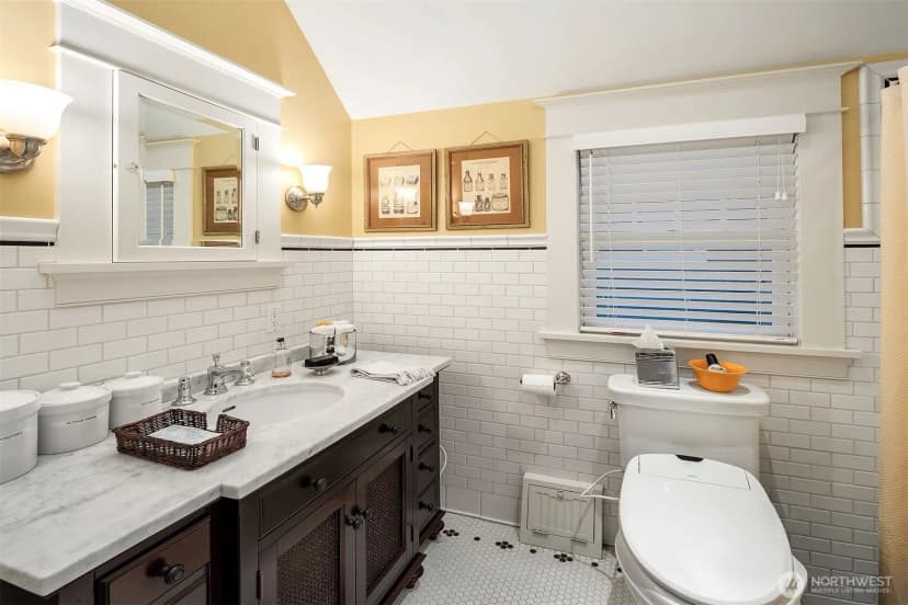 Property photo for 1229 9th Avenue W, Seattle photo 28