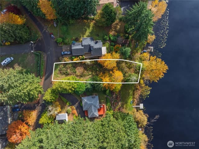 Property photo for 33401 E Lake Holm Drive Se, Auburn photo 2