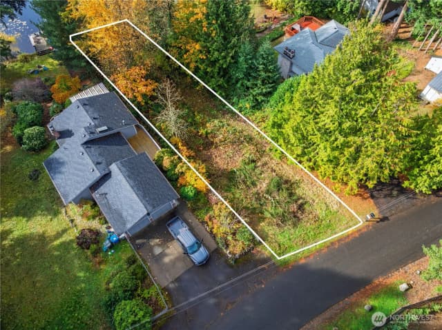 Property photo for 33401 E Lake Holm Drive Se, Auburn photo 3
