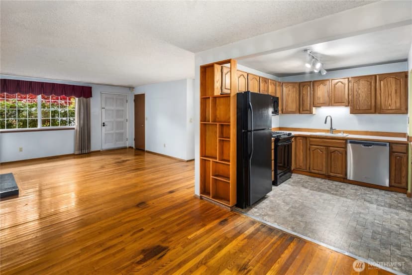 Property photo for 429 155th Place Se, Bellevue photo 10