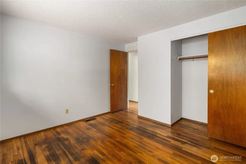 Property photo for 429 155th Place Se, Bellevue photo 22