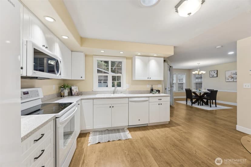 Property photo for 12903 Valley Avenue E, Sumner photo 8