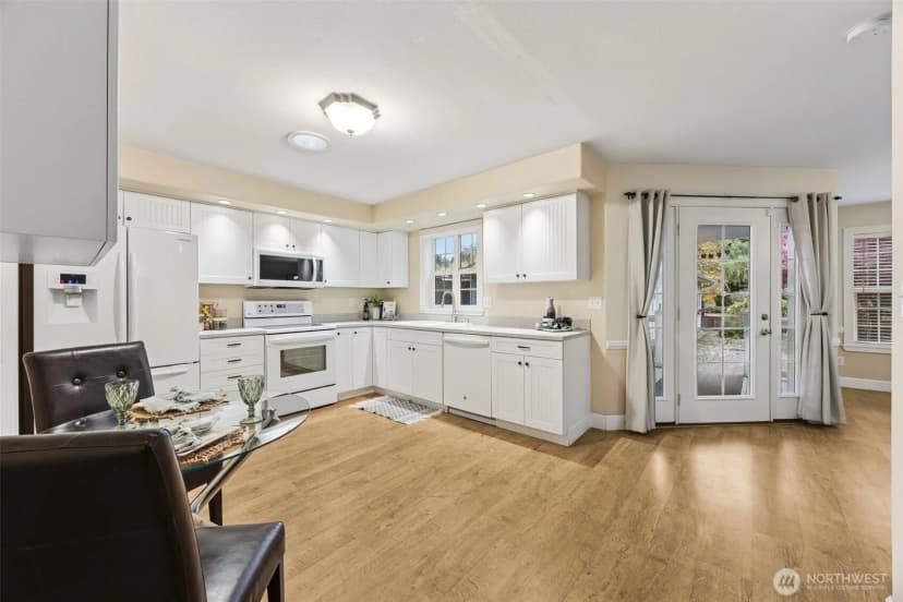 Property photo for 12903 Valley Avenue E, Sumner photo 9
