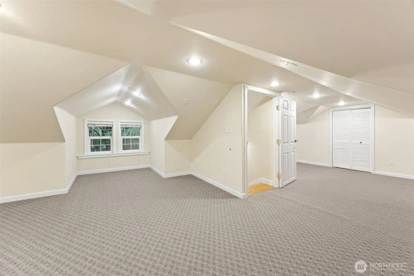 Property photo for 12903 Valley Avenue E, Sumner photo 22