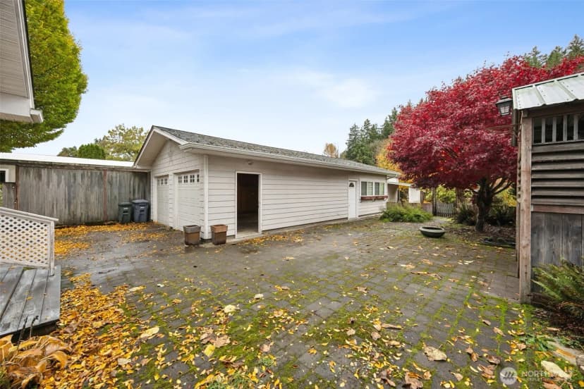 Property photo for 12903 Valley Avenue E, Sumner photo 27