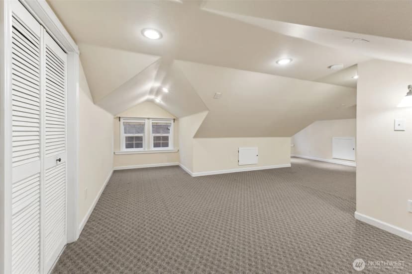 Property photo for 12903 Valley Avenue E, Sumner photo 19