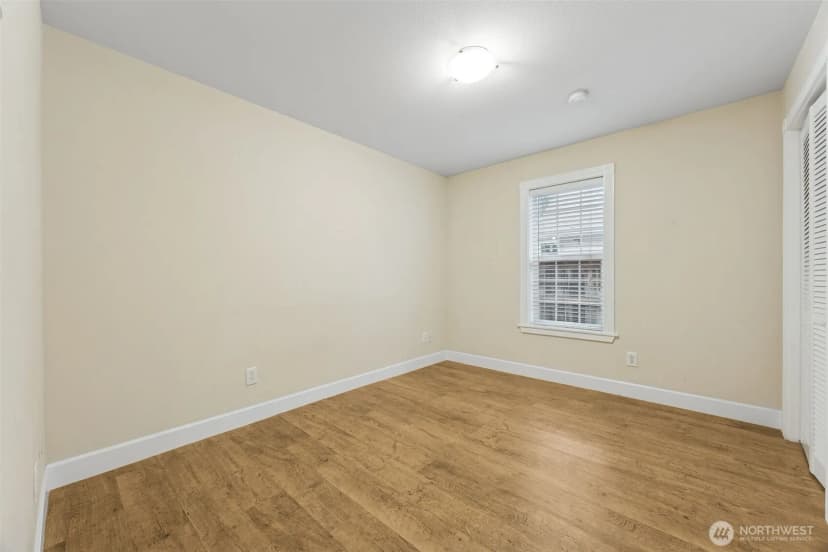 Property photo for 12903 Valley Avenue E, Sumner photo 17