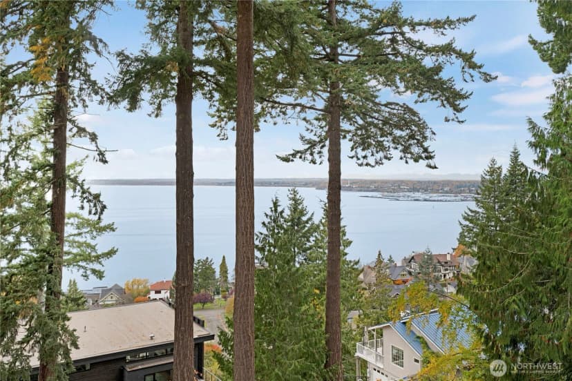 Property photo for 216 Morey Avenue, Bellingham photo 3