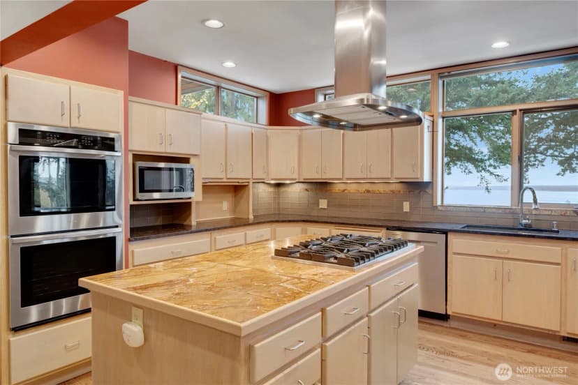 Property photo for 216 Morey Avenue, Bellingham photo 5