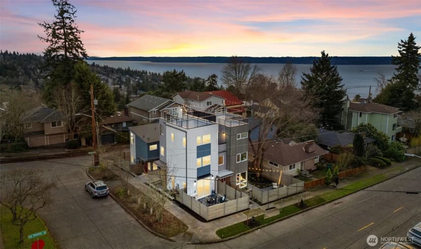 Property photo for 8405 42nd Avenue Sw, Seattle photo 2