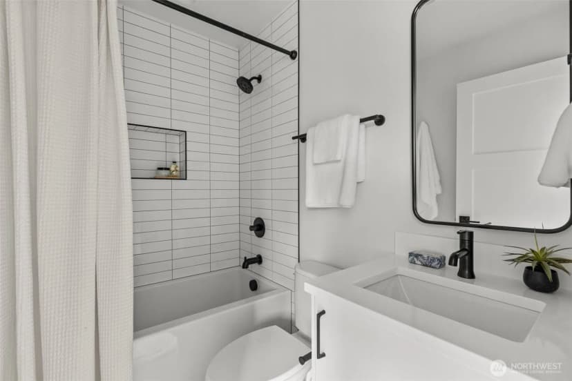 Property photo for 8405 42nd Avenue Sw, Seattle photo 17