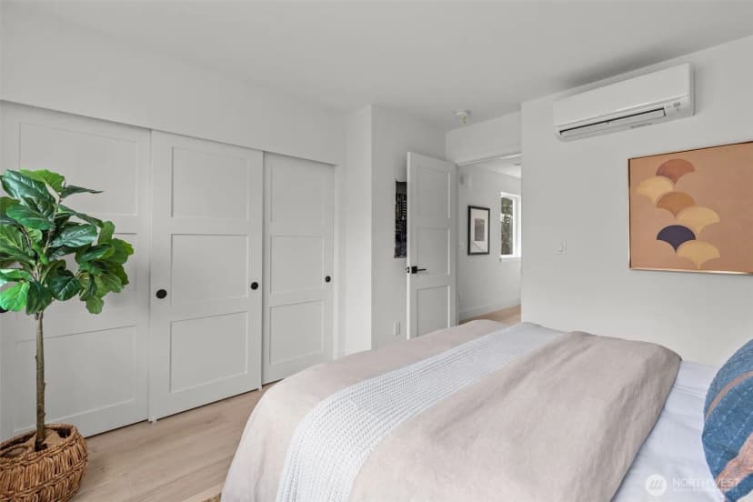Property photo for 8405 42nd Avenue Sw, Seattle photo 15