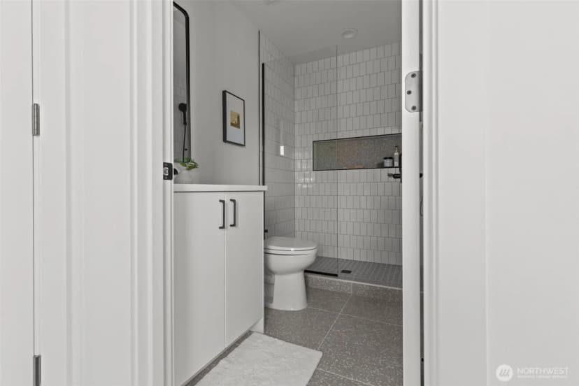 Property photo for 8405 42nd Avenue Sw, Seattle photo 24