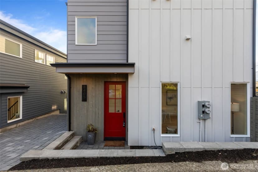 Property photo for 8405 42nd Avenue Sw, Seattle photo 3