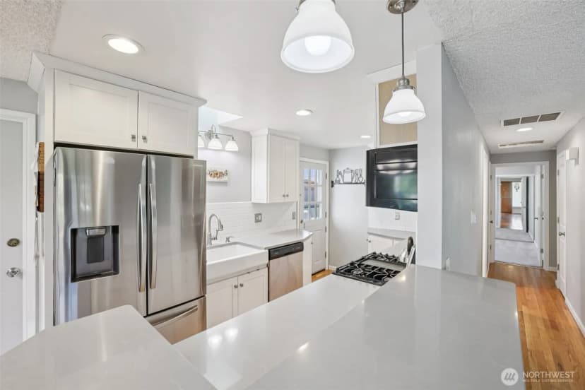 Property photo for 4913 S 161st Street, Tukwila photo 11