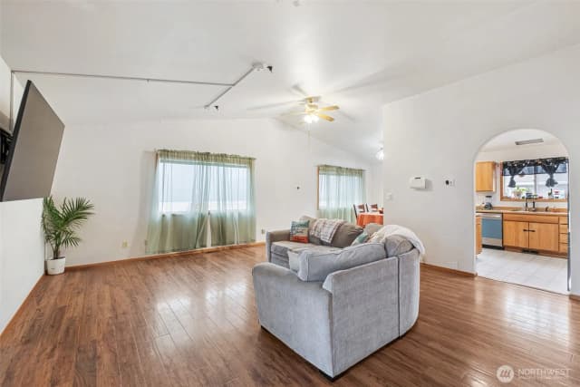 Property photo for 238 E Street Ne, Ephrata photo 3