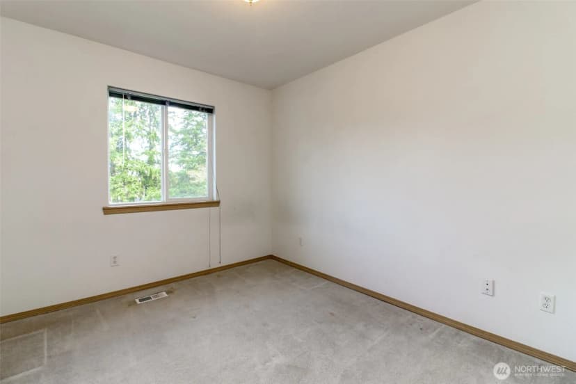 Property photo for 12101 30th St E, Edgewood photo 23