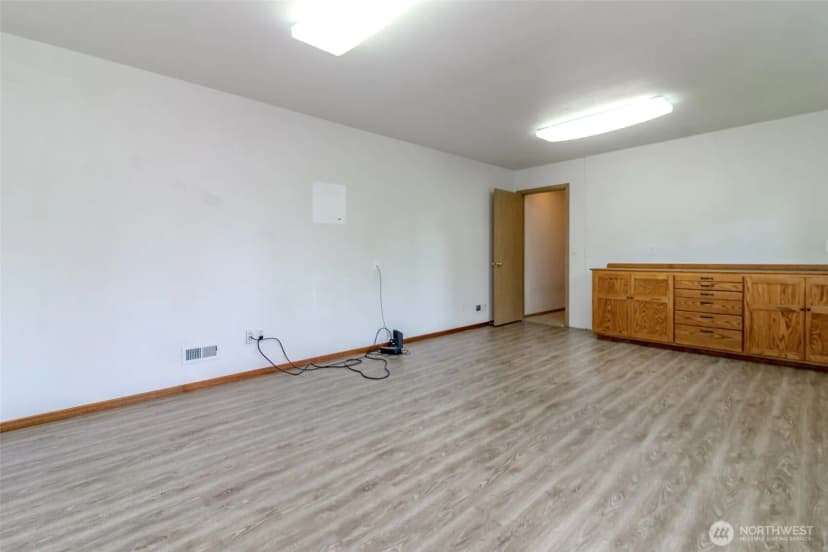 Property photo for 12101 30th St E, Edgewood photo 26