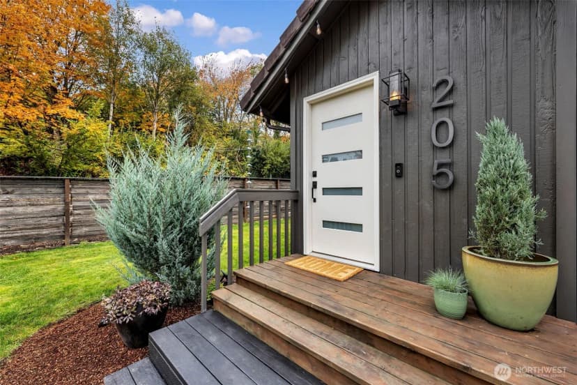 Property photo for 205 S Hillhurst Road, Ridgefield photo 5