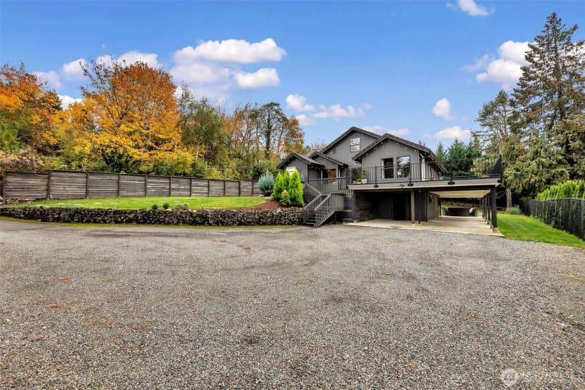 Property photo for 205 S Hillhurst Road, Ridgefield photo 3
